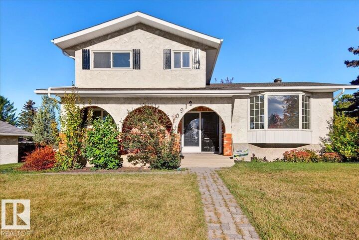 Property Photo:  10912 34A Avenue NW  AB T6J 2V1 