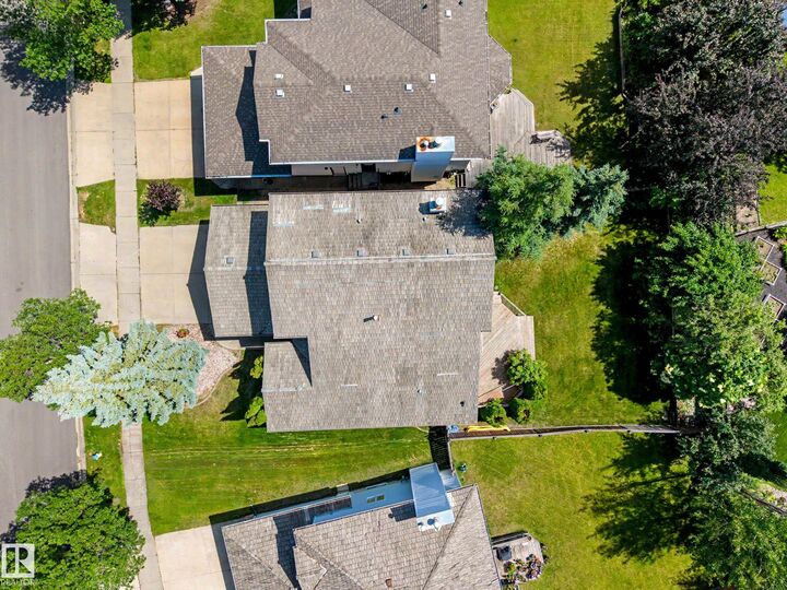 Property Photo:  425 Buchanan Road NW  AB T6R 2A5 