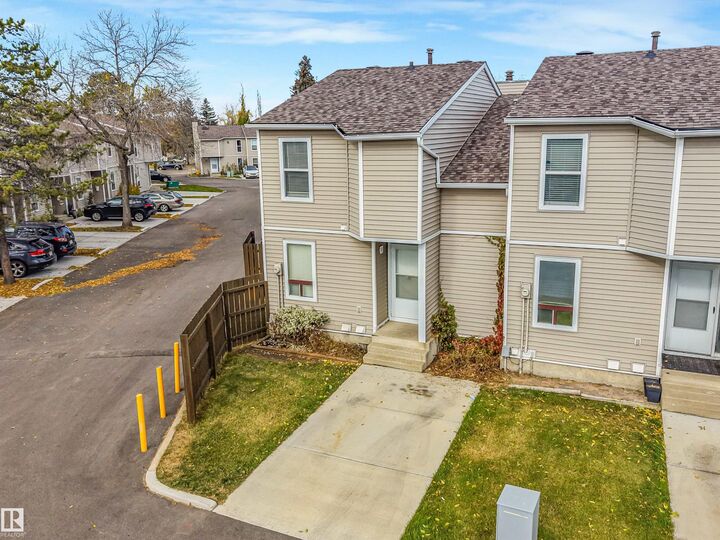 Property Photo:  626 Saddleback Road NW  AB T6J 4Z3 