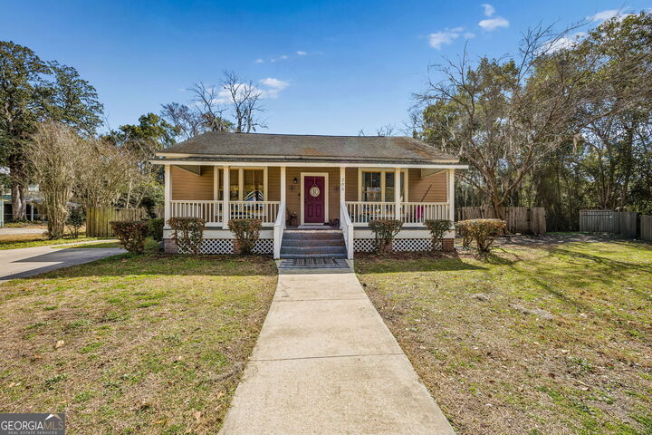 Property Photo: 205 W 3rd Street GA 31569