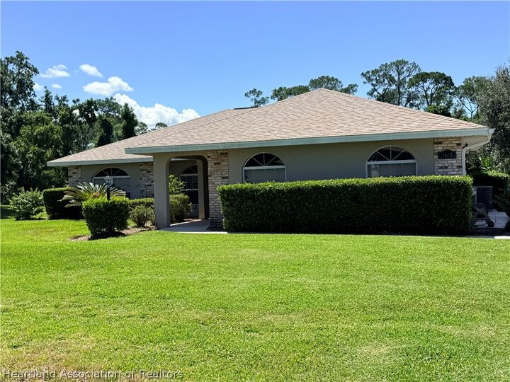 Property Photo: 4614 Duffer Loop FL 33872