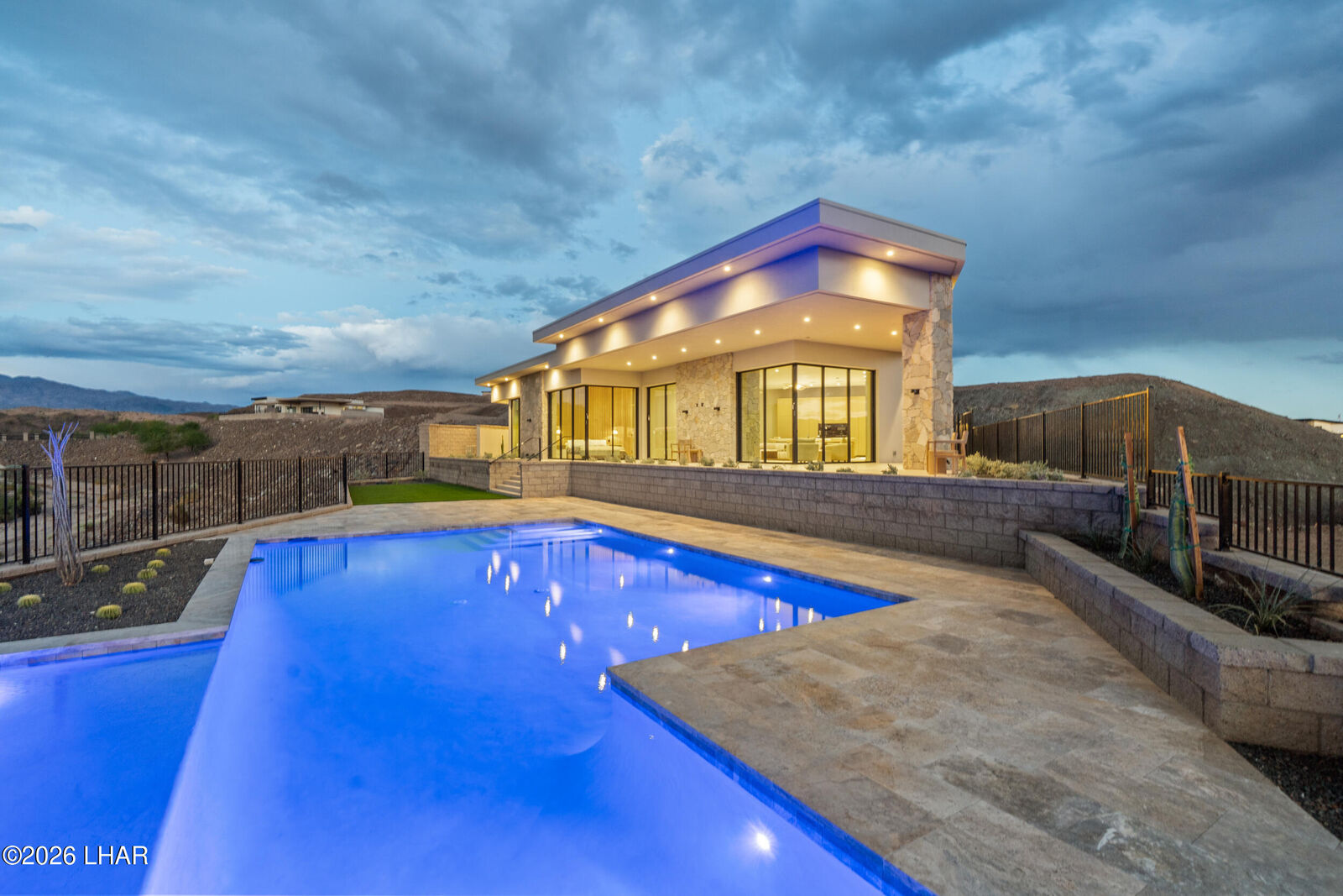 Property Photo:  2421 Wren Cove Way  AZ 86406 