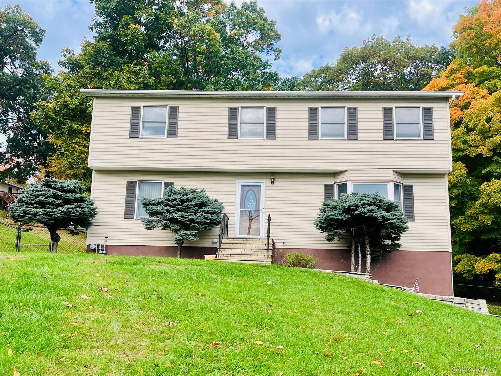 Property Photo:  8 Fawn Ridge Court  NY 10926 