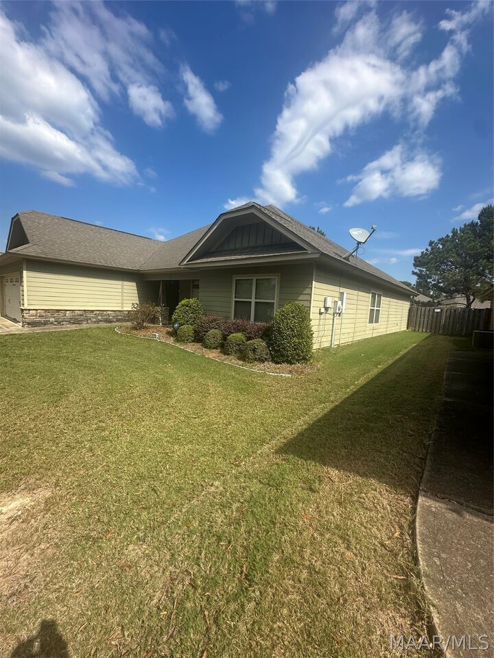 Property Photo:  425 Stone Park Boulevard  AL 36064 