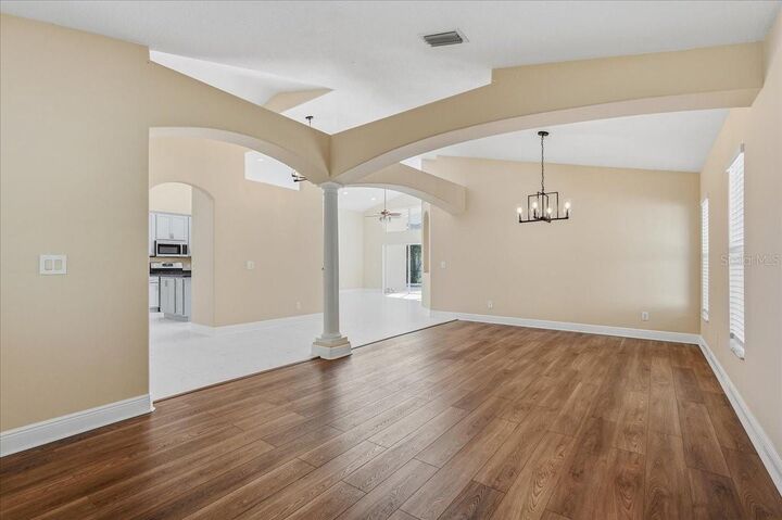 Property Photo:  8211 Canyon Creek Way  FL 33647 