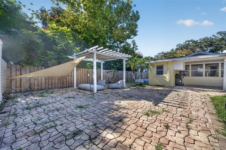 Property Photo:  1208 Pat Avenue  FL 32168 