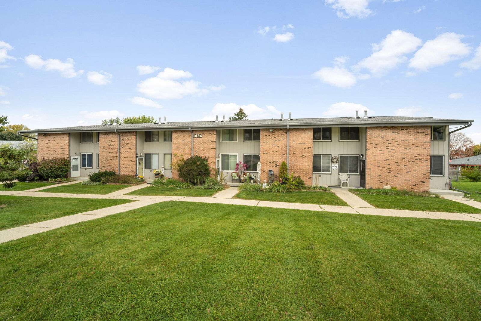Property Photo:  1434 Big Bend Rd  WI 53189 