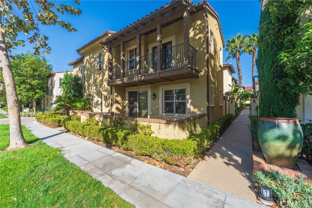 Property Photo:  711 E Valencia  CA 92805 