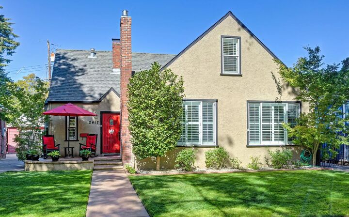 Property Photo:  2417 6th Avenue  CA 95818 