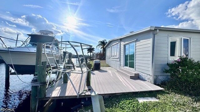 Property Photo: 5545 Sir Walter Way FL 33917