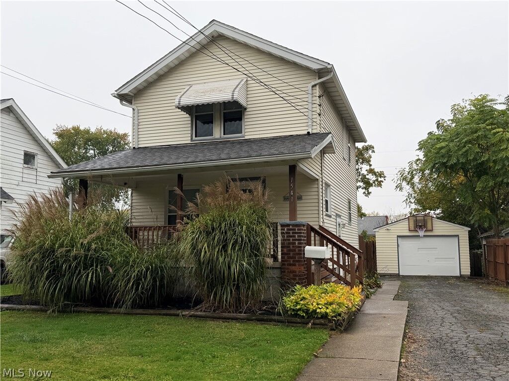 Property Photo:  1541 Bonnie Brae Avenue NE  OH 44483 