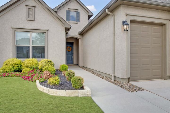 Property Photo: 9728 Silver Rock Way TX 76207