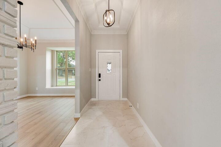Property Photo: 5864 Winding Woods Trail TX 75227
