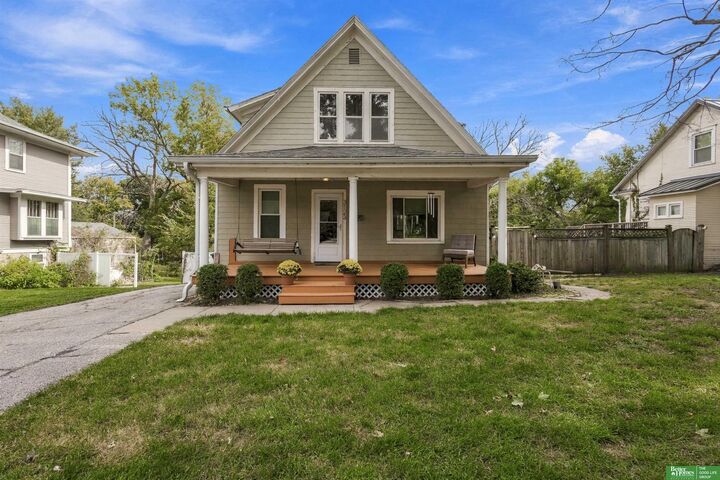 Property Photo:  3123 N 58 Street  NE 68104 