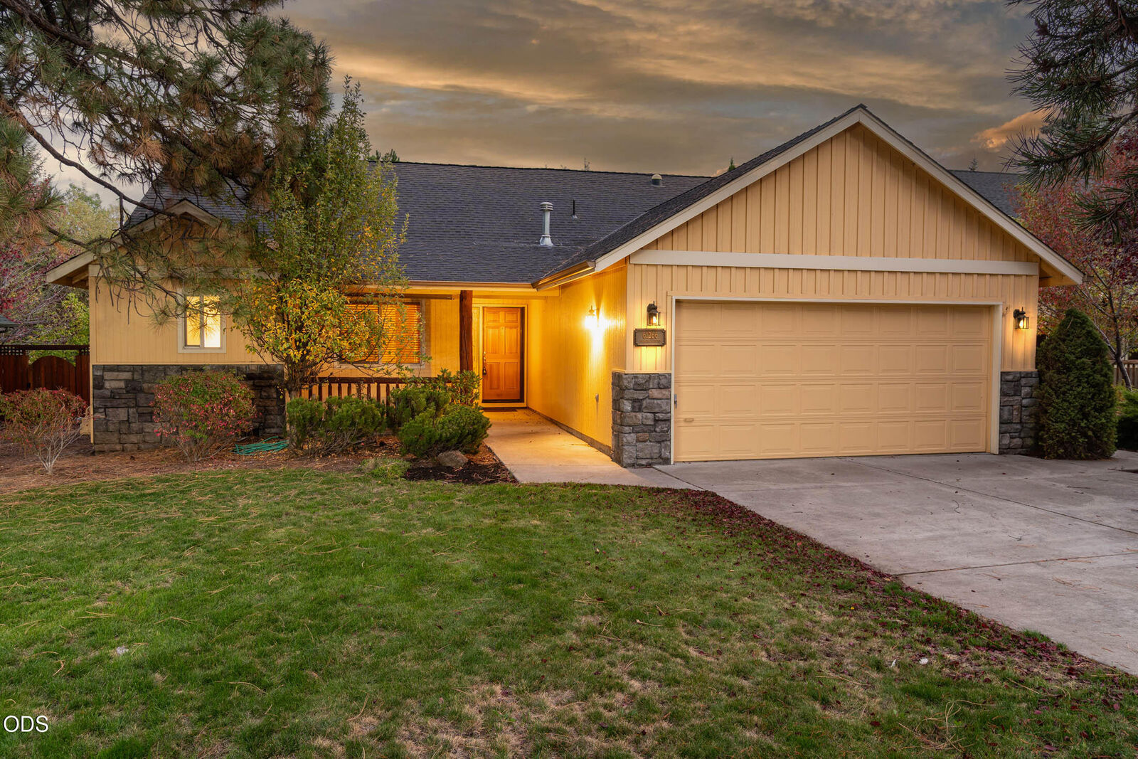Property Photo: 61266 Bighorn Court OR 97702
