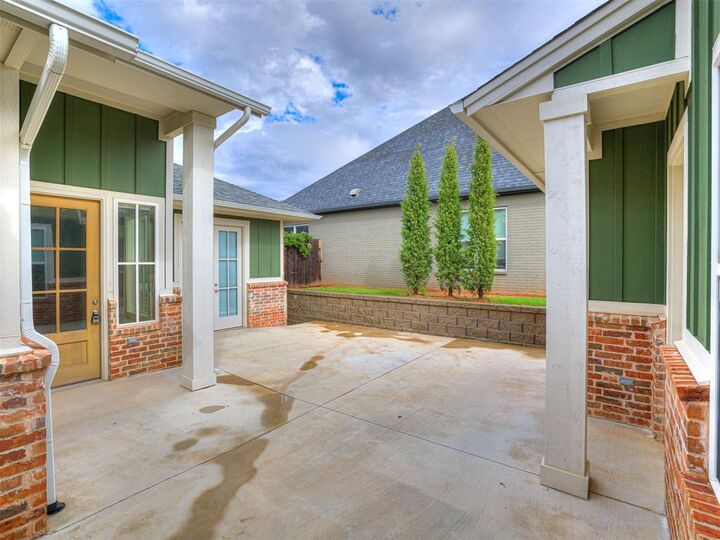 Property Photo:  4301 NE 125th Court  OK 73013 