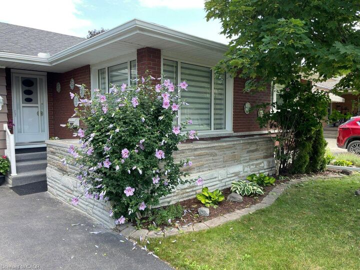 Property Photo:  88 Bond Street  ON N2H 4S5 