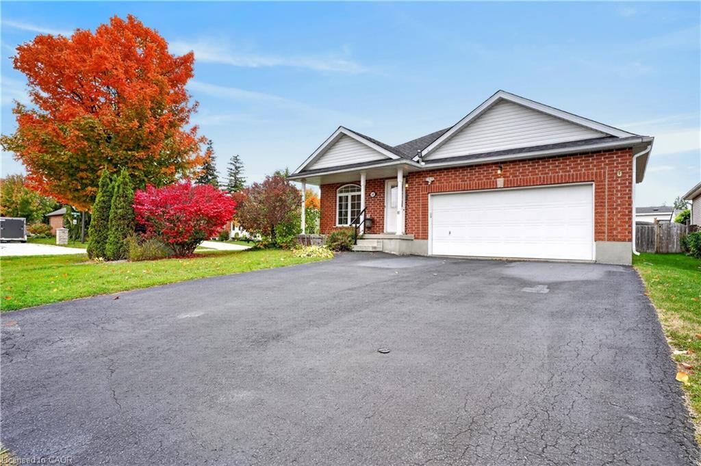 Property Photo:  10 Pattison Plce Place  ON N1M 3V1 