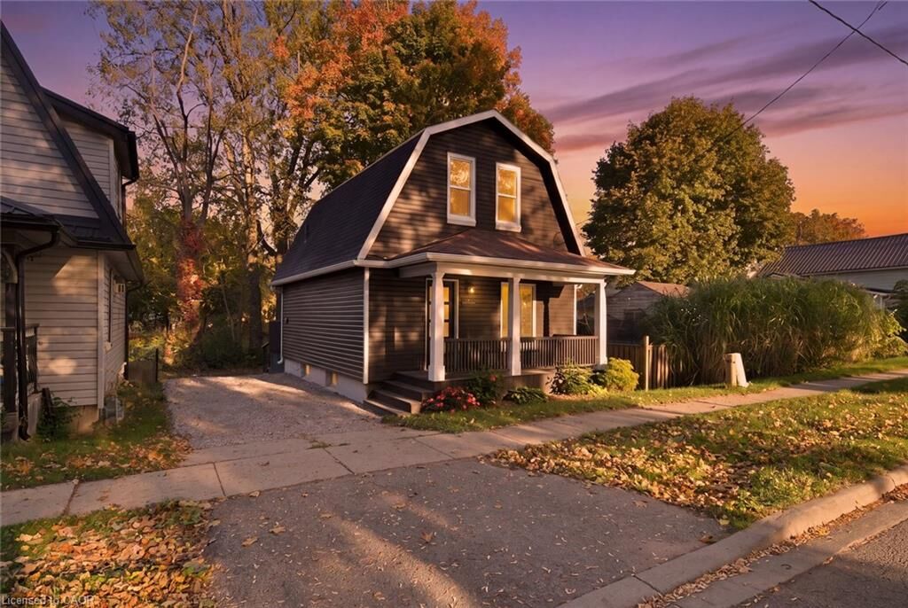 Property Photo:  217 Queen Street N  ON N3Y 3Y8 