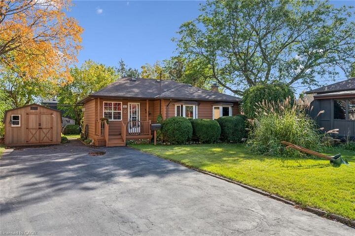 Property Photo:  465 Karn Street  ON N2M 2C4 
