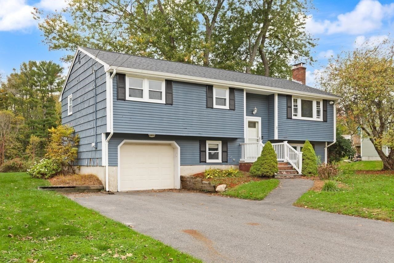 Property Photo:  7 Heath Rd  MA 02375 
