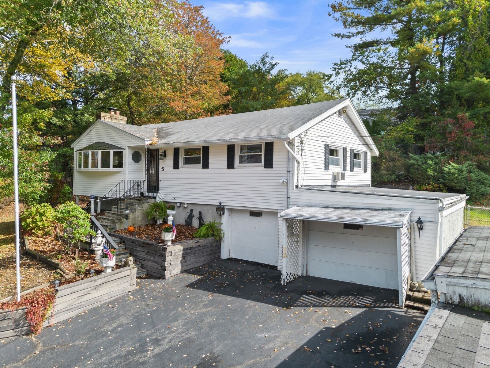 Property Photo:  5 Anderson St  MA 01960 