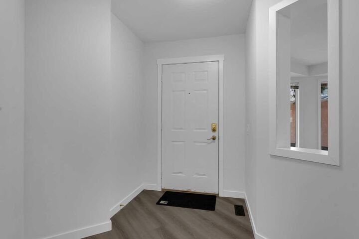 Property Photo:  225 Riverwood Close SE  AB T2C 3Z4 