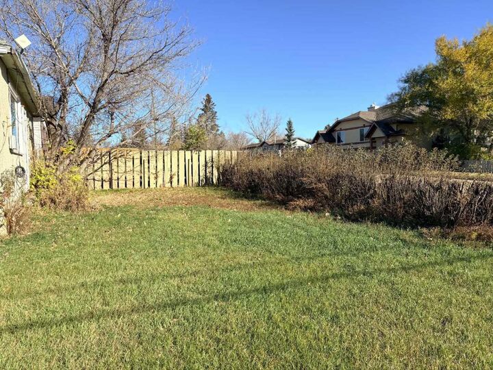 Property Photo:  5004 48 Street  AB T0C 1B0 