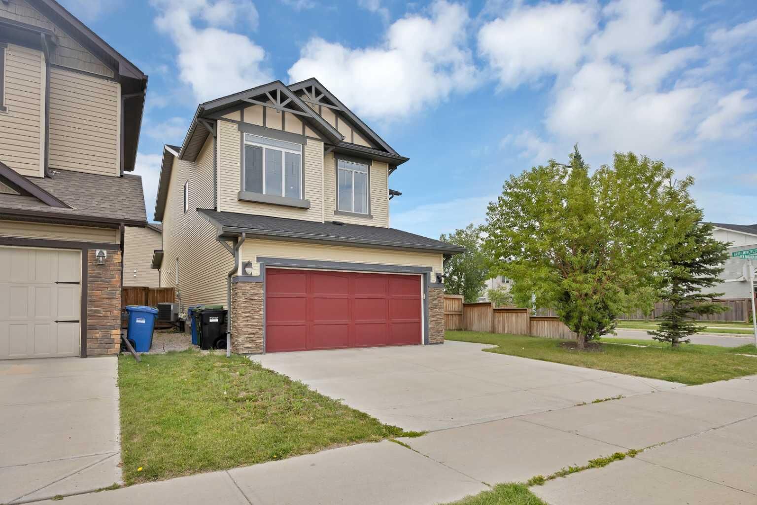 Property Photo:  799 New Brighton Drive SE  AB T2Z 1A1 