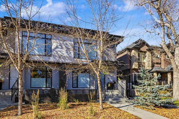 Property Photo:  1929 36 Street SW 2  AB T3E 2Y8 