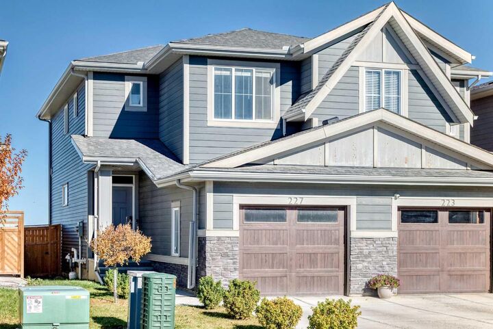 Property Photo:  227 Creekstone Way SW  AB T2X 4R2 