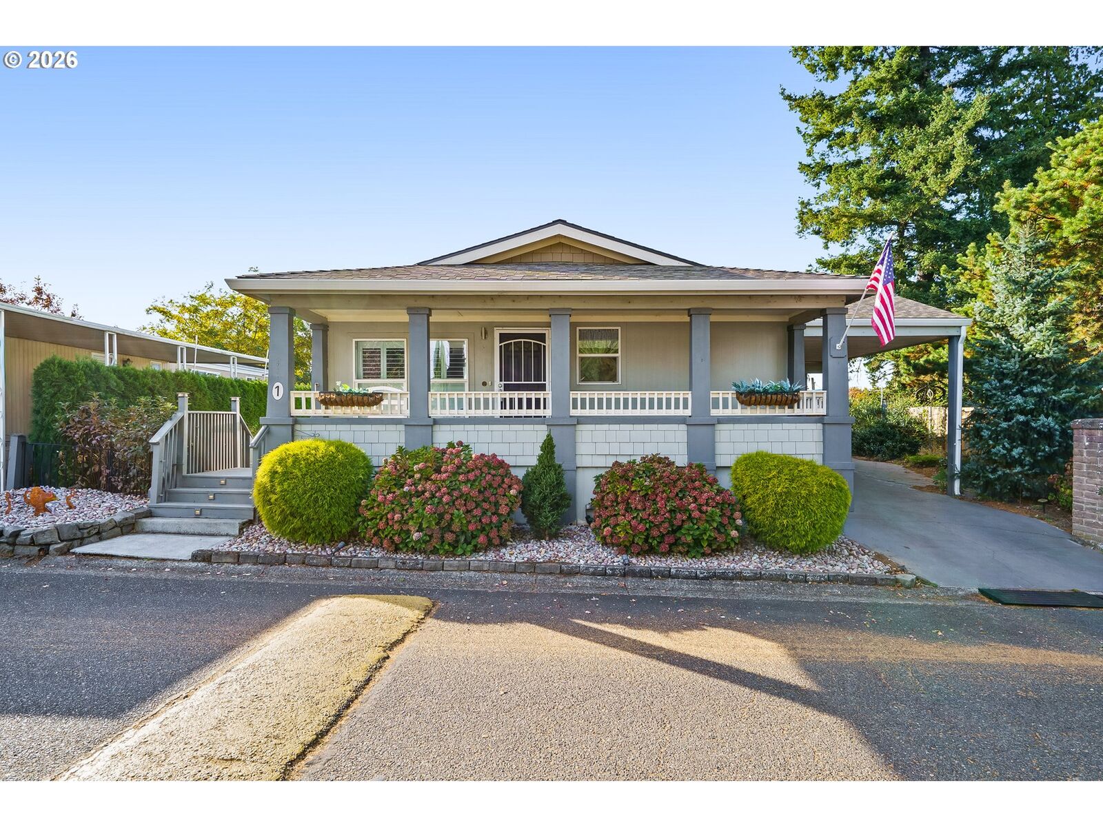 Property Photo: 21100 NE Sandy Blvd 1 OR 97024