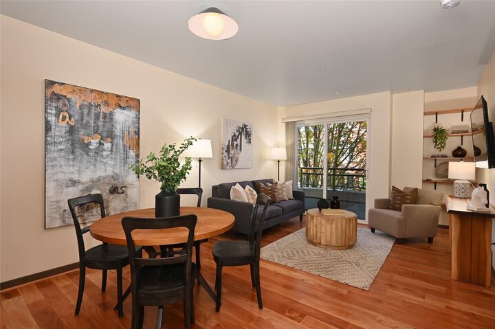 Property Photo: 413 NE 70th Street 210 WA 98115