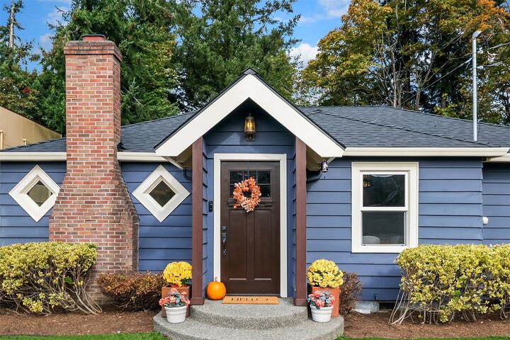Property Photo: 11020 SE 64th Street WA 98006