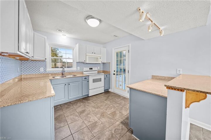 Property Photo: 1 Ewell Ct VA 23669