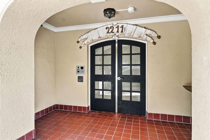 Property Photo:  2211 Broderick Street 1  CA 94115 