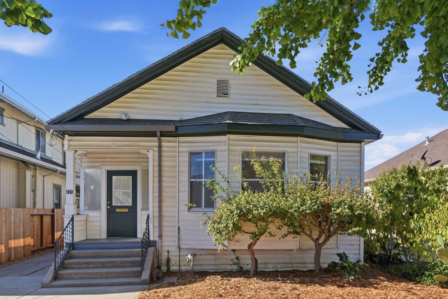 Property Photo:  221 North Delaware Street  CA 94401 