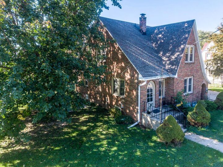 Property Photo:  741 Caroline Street  WI 53545 