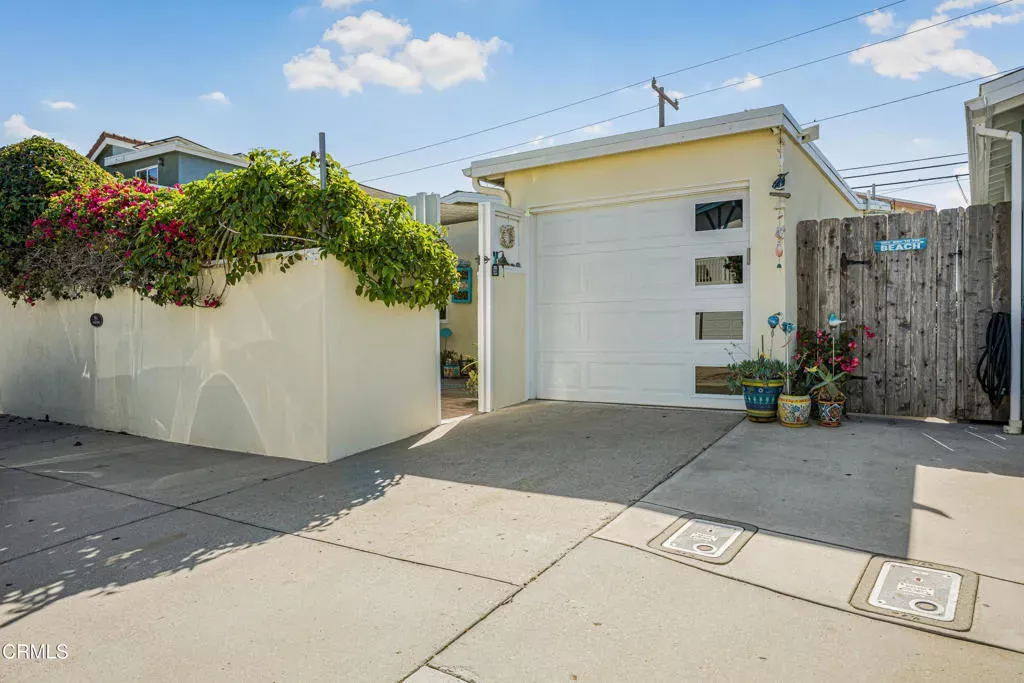Property Photo: 328 Santa Monica Drive CA 93035