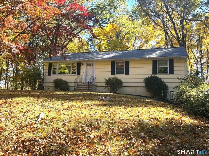 Property Photo:  7 Carriage Lane  CT 06810 