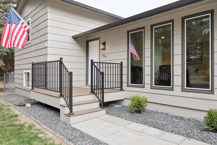 Property Photo:  11414 N Parksmith Dr  WA 99021 