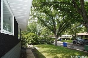 Property Photo:  61 Bannister Avenue  SK S4R 5K8 