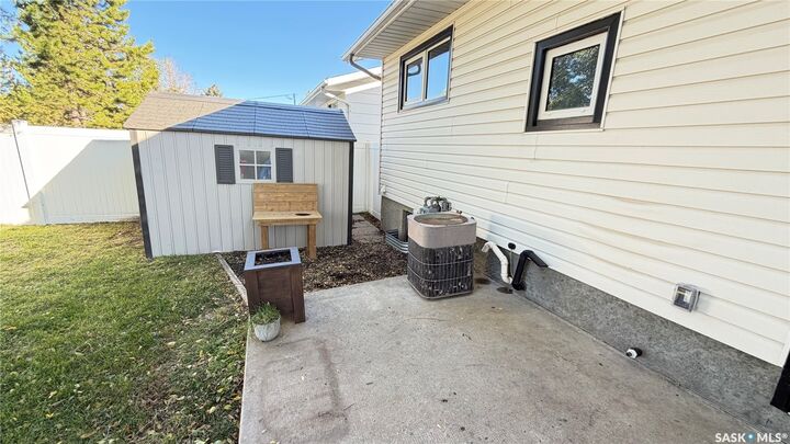 Property Photo:  735 Jasper Street  SK S0N 1N0 
