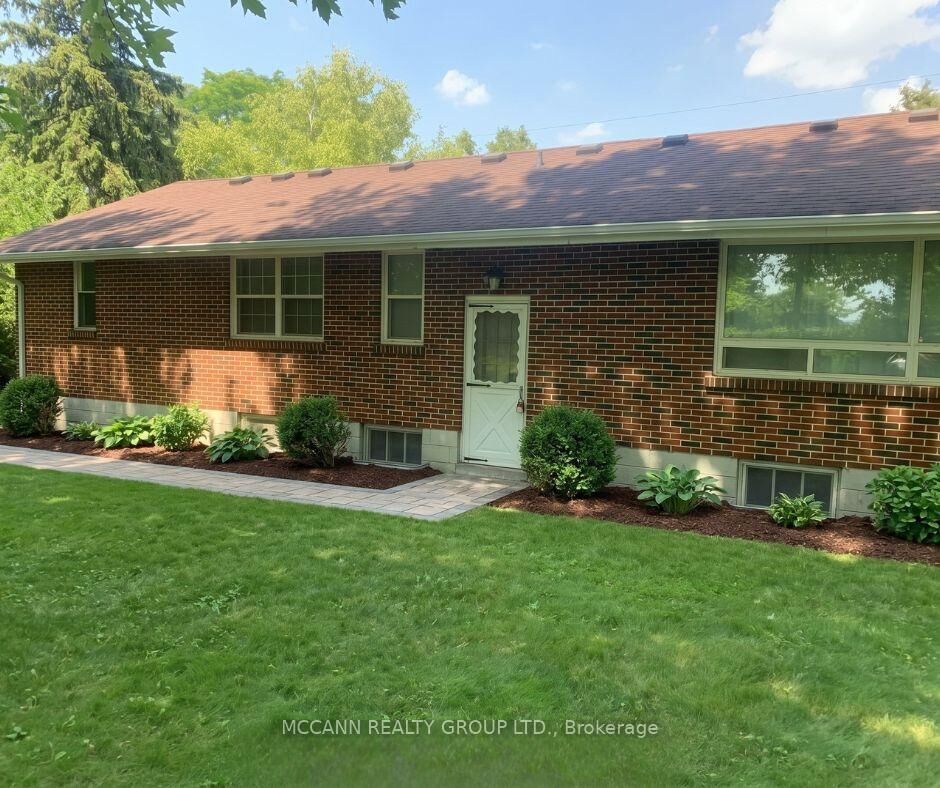 Property Photo: 582 Mulock Court B ON L3Y 5H2