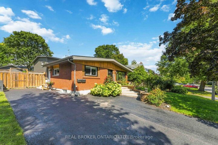 Property Photo:  1849 Florida Avenue  ON K1H 6Y9 
