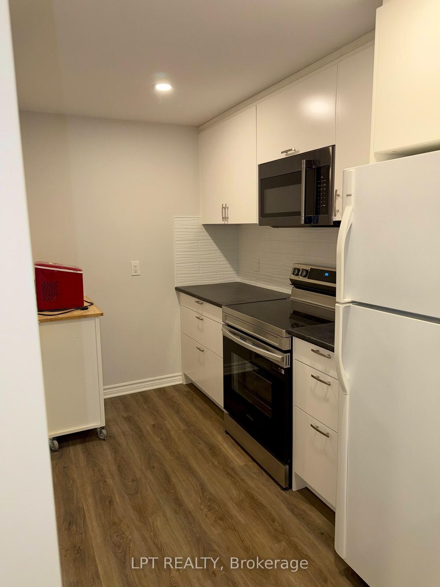Property Photo:  14 Blue Forest Drive Lower Level  ON M3H 4W2 