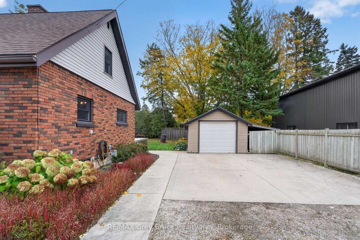 Property Photo:  22 Cruickshank Street  ON N0H 2K0 