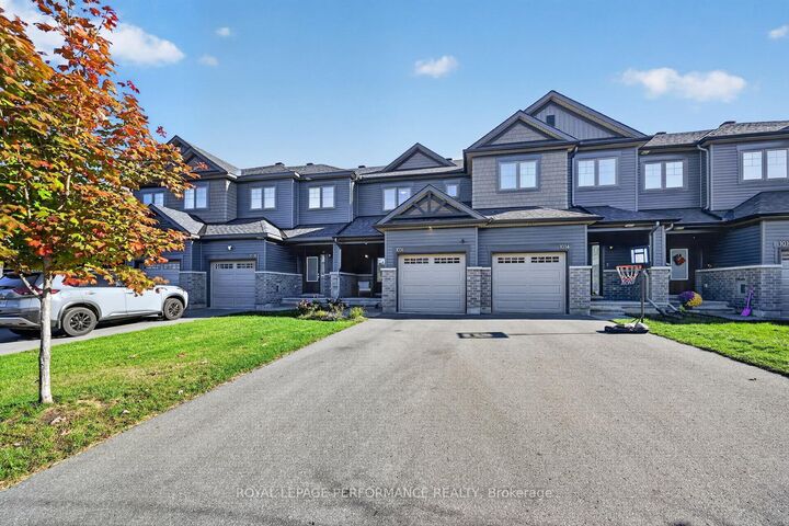 Property Photo:  1016 Kijik Crescent  ON K1X 0J5 