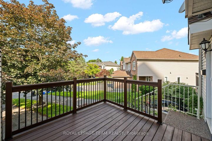 Property Photo:  91 Thornbury Crescent  ON K2G 6C4 