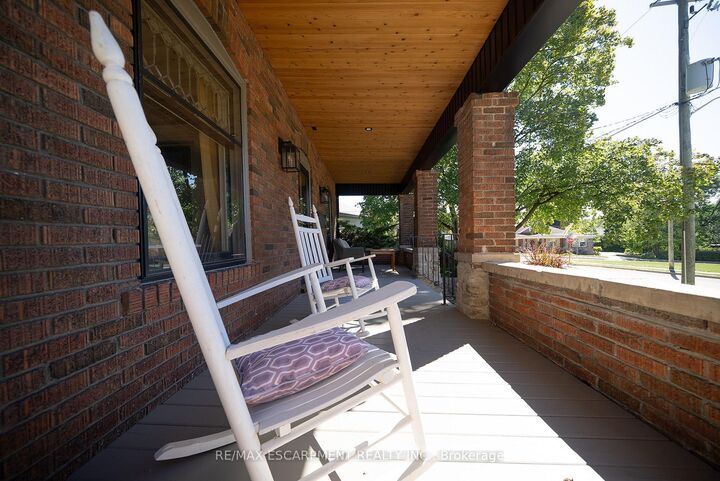Property Photo:  75 Walnut Street  ON N3L 2J5 